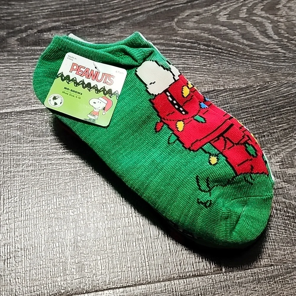 6 pair Peanuts holiday no-show Socks
